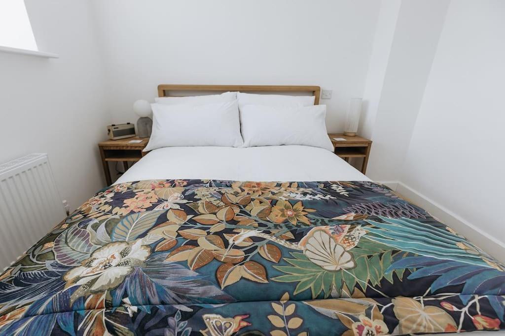 Bobbin Row - Grade 2 Listed With A Beautiful Design With Access To Leeds Leeds (West Yorkshire)