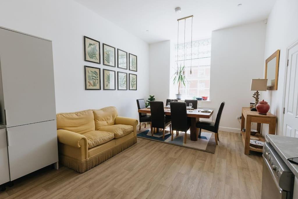 Bobbin Row - Grade 2 Listed With A Beautiful Design With Access To Leeds Holiday home Leeds (West Yorkshire)