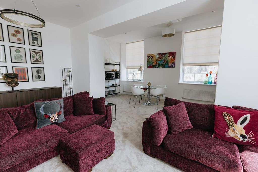 Bobbin Row - Grade 2 Listed With A Beautiful Design With Access To Leeds