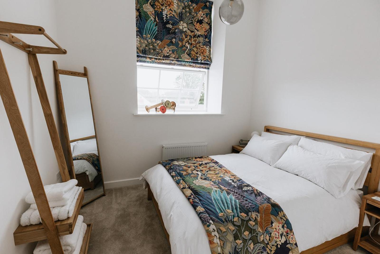 Bobbin Row - Grade 2 Listed With A Beautiful Design With Access To Leeds *