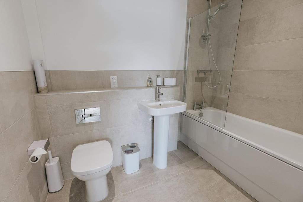 Bobbin Row - Grade 2 Listed With A Beautiful Design With Access To Leeds * Leeds (West Yorkshire)